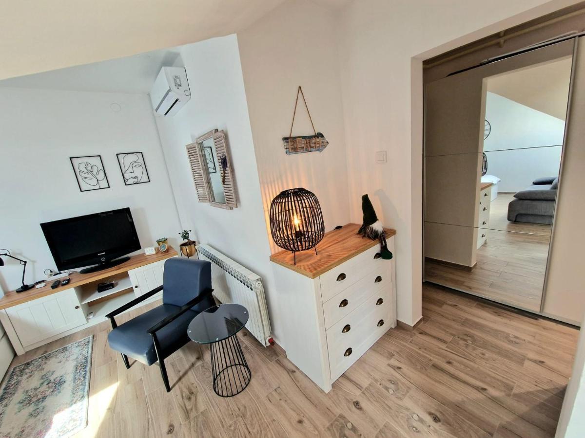 Studio Apartman Varadero Бйеловар Екстериор снимка